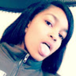 Meet your Posher, Adia